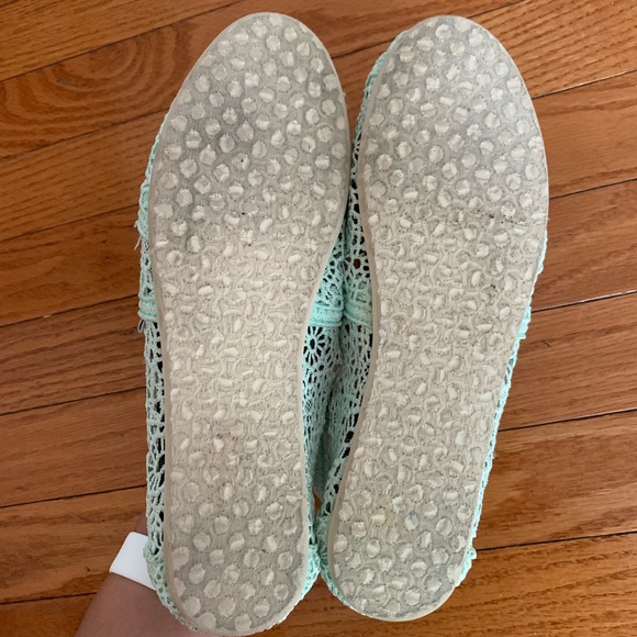 Teal Lace Toms EUC - Picture 3 of 3